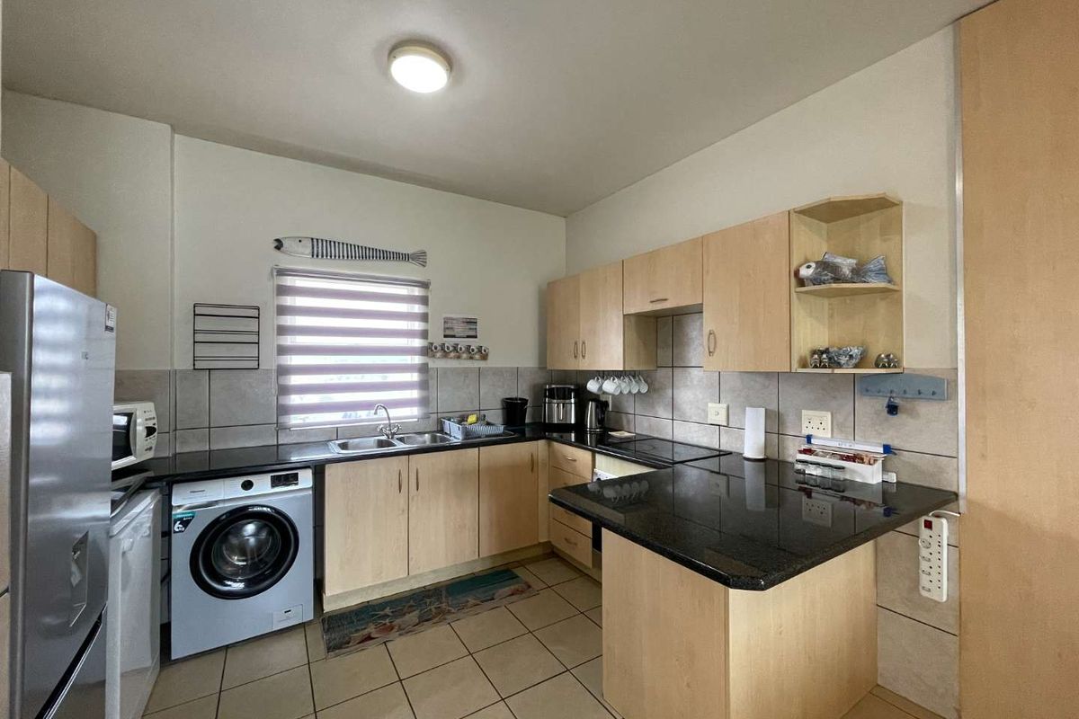 Smart Investment at La Palma Villas - 3 Bedroom Apartment with Breaker Views - Photo 5