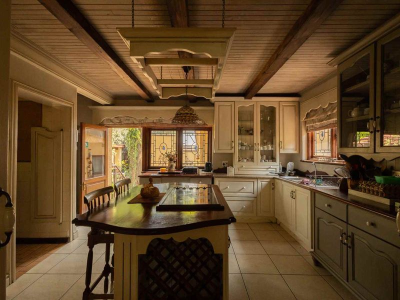 Secure Furnished Student Living in the Heart of Arcadia - Photo 7