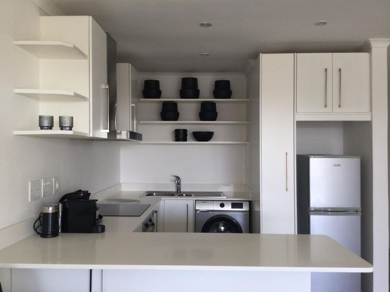 A Stylish Furnished Studio Apartment in a Sought After Secure Estate  Available for Rent from 1st May 2026 - Photo 8