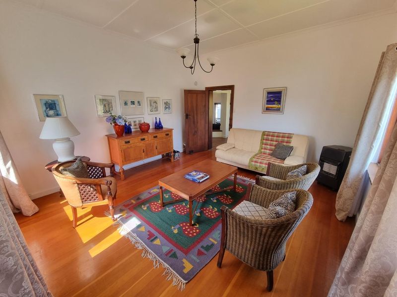 Charming Thatched Home with Ocean & Mountain Views! - Photo 3