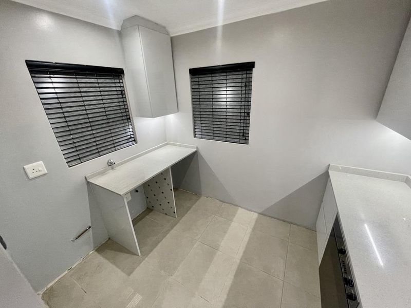 Hendra - Ultra Modern 3-Bedroom Apartment with Drive-Up Access and Breathtaking Views - Photo 8