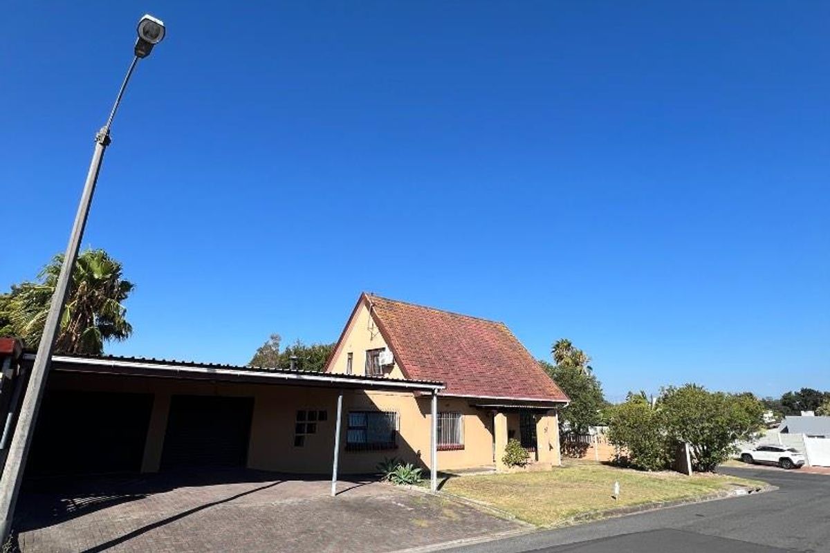 4 Bedroom House For Sale In Morgenster, Brackenfell - Photo 3