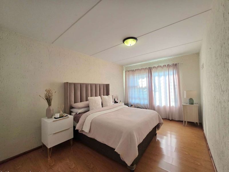 2 Bedroom Apartment / Loft in Paulshof - Photo 4