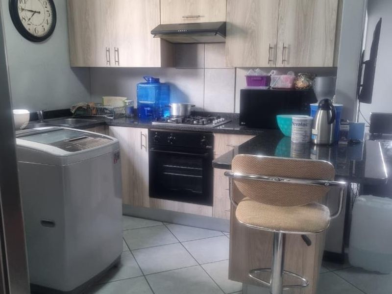 UNIT FOR SALE IN NORTON HOMES ESTATE - Photo 7