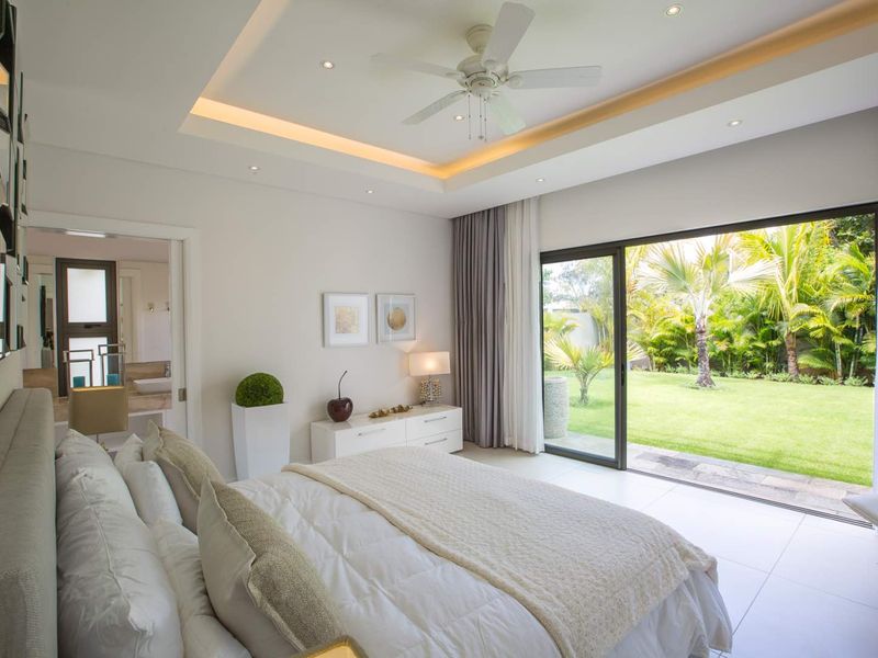 Elevated Luxury with Breathtaking Golf & Mountain Views. - Photo 10