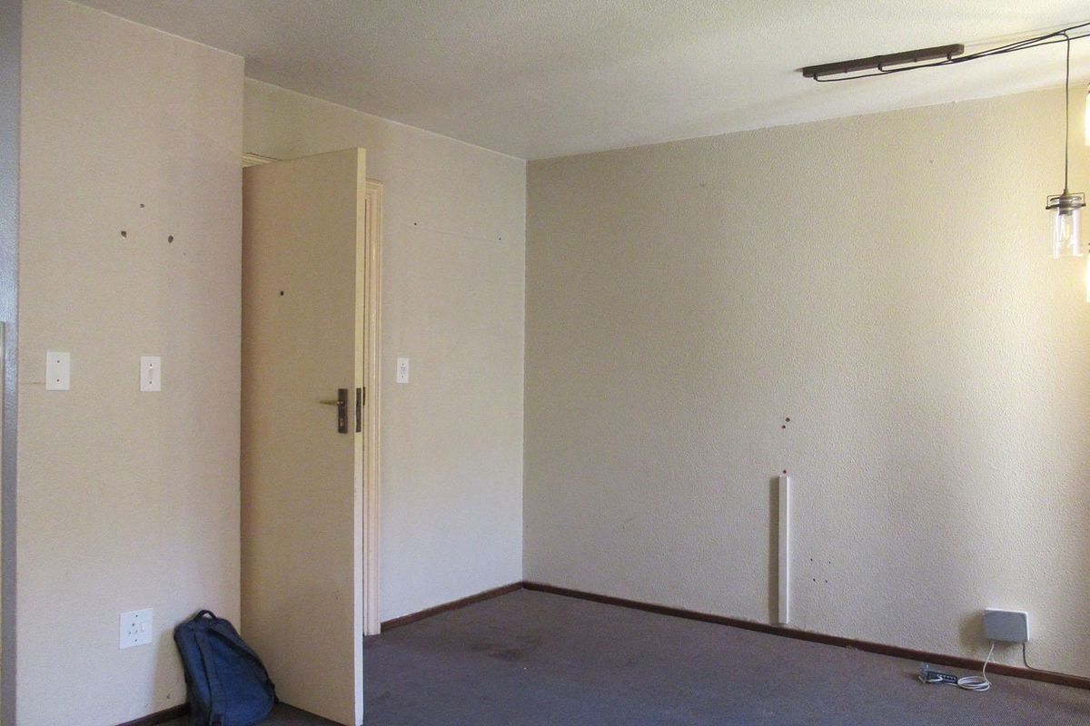 Charming 2‐Bedroom Sectional Title Unit in Vibrant Johannesburg South - Photo 5