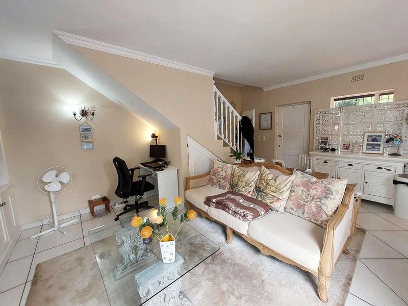 Delightful 1-bedroom, 1-bathroom duplex for sale in Strathavon - Photo 6