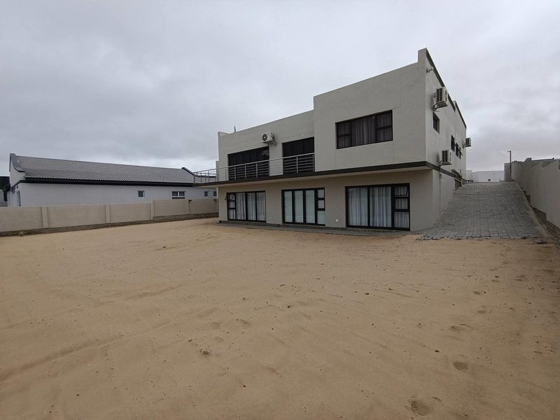 FULLY FURNISHED LUXURY HOME TO RENT | MILE 4, SWAKOPMUND - Photo 7