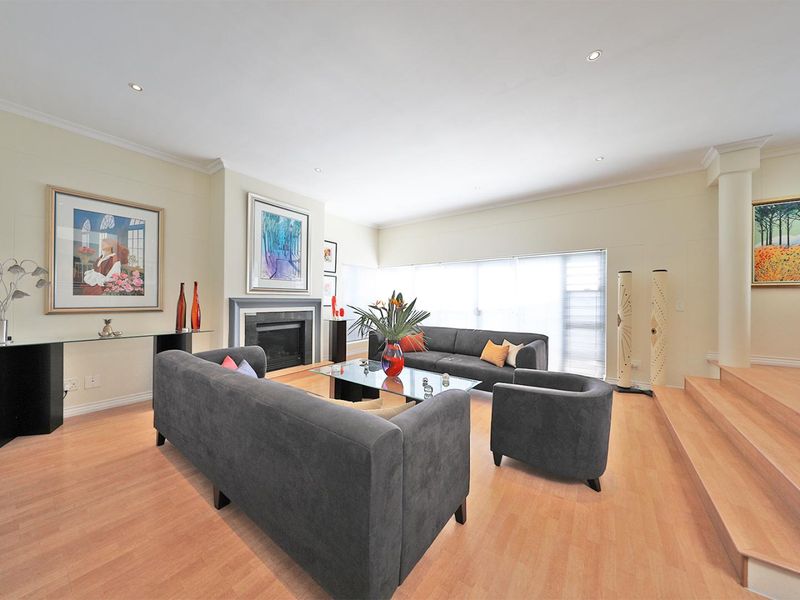 5 BEDROOM ARCHITECTURAL DREAM HOME IN PLATTEKLOOF - Photo 10