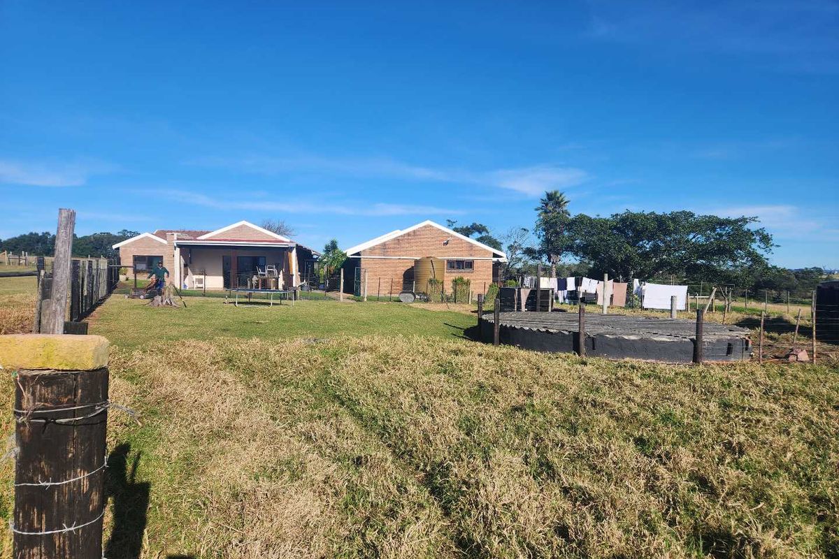 NEAT WELL MAINTAINED WELL LOCATED SMALLHOLDING - Photo 2