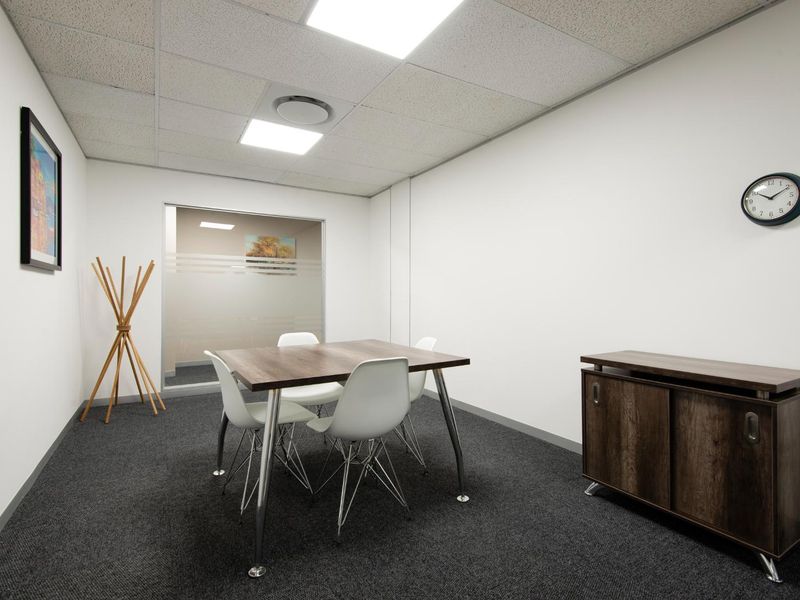 Fully serviced private office space for you and your team in Regus Paarl - Photo 5