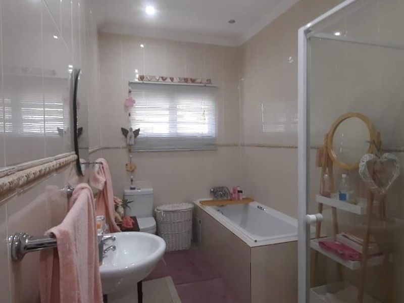 Auasblick- For Sale- N$5 500 000 - Photo 4