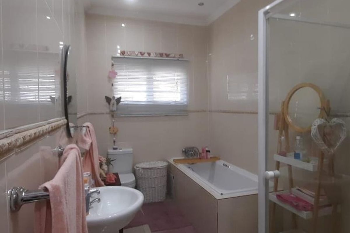 Auasblick- For Sale- N$5 500 000 - Photo 4