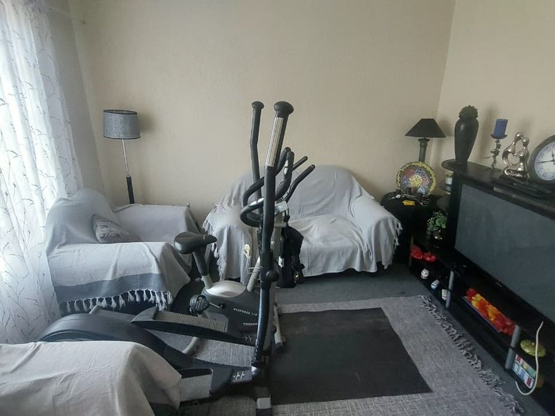 Charming 3-Bed Home with Backyard Oasis! - Photo 7