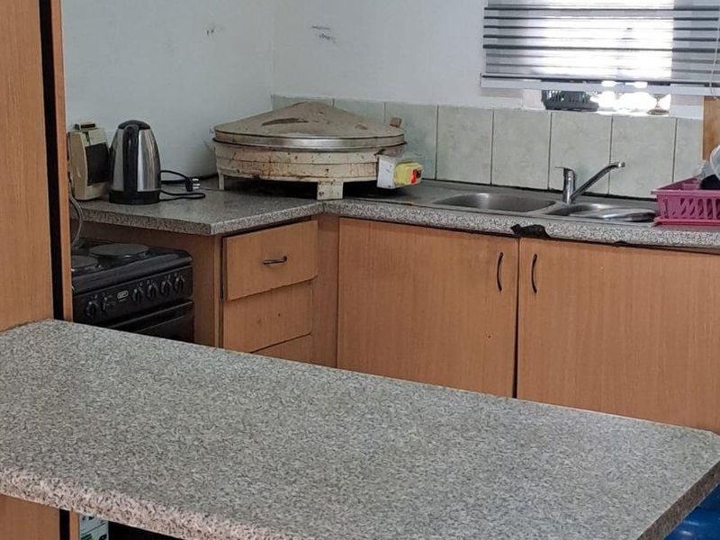 1 Bedroom apartment in well managed complex - Photo 6