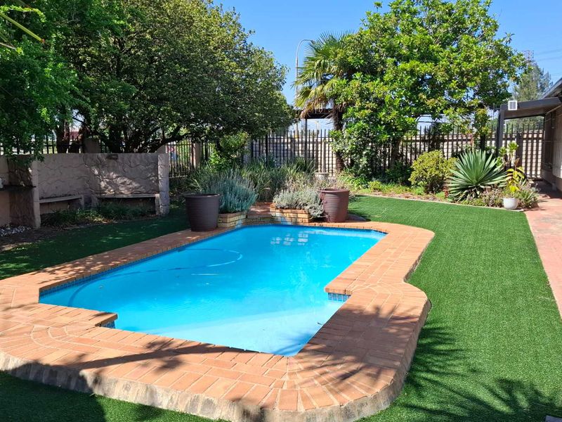 Stunning Home with 2 Flats and Solar - Photo 3