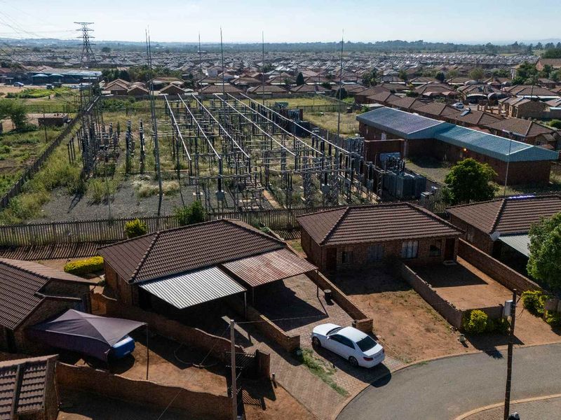 Great Low Maintenace Start up Home !!! - Photo 10