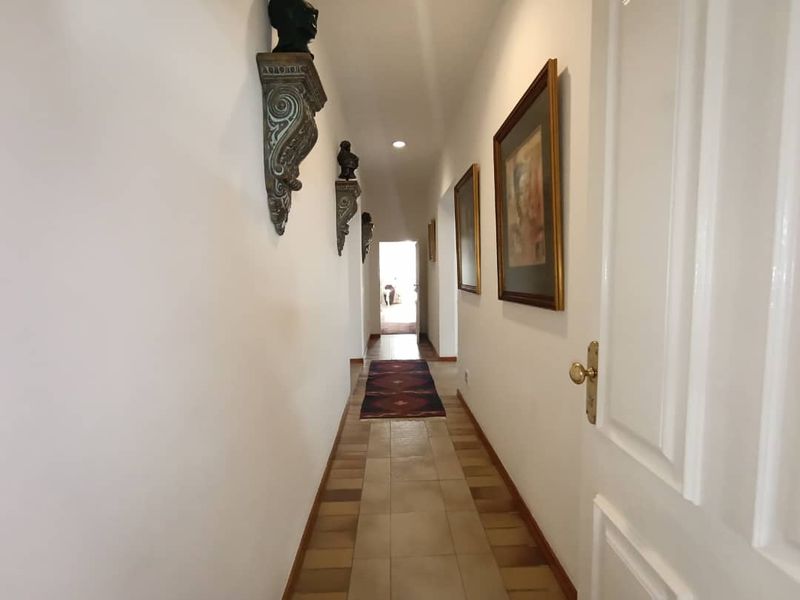 For Sale - Walvisbaai - Lagoon-Front Family Home - Photo 10