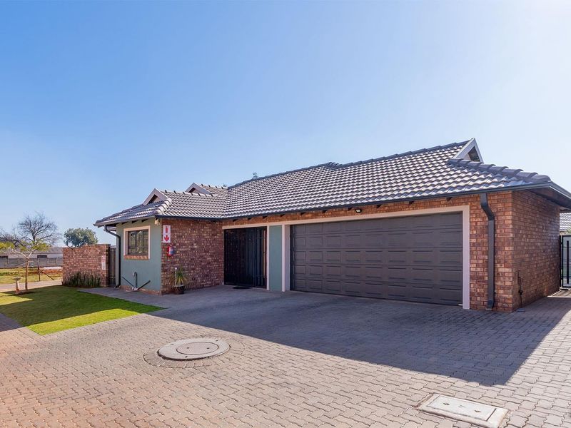 Low Maintenance Cluster. - Photo 3