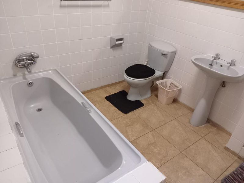 Comfortable 3-Bedroom Rental with Pool in Richards Bay Central. - Photo 10