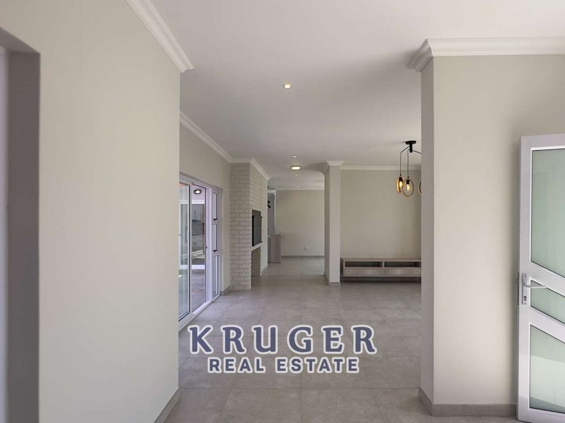 🏡✨ Modern Family Home + Flat – A Must See! - Photo 5