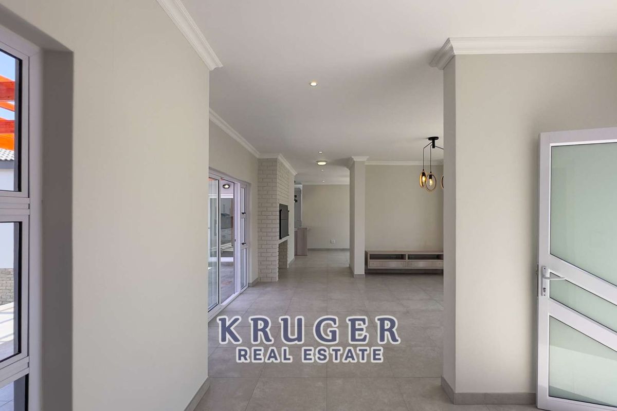 🏡✨ Modern Family Home + Flat – A Must See! - Photo 5