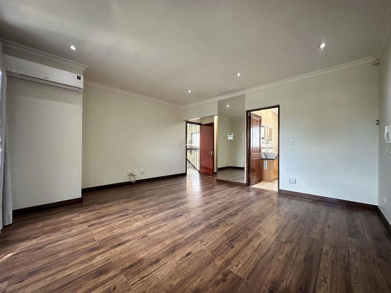 Very Secure 4 Bedroom Home For Rent In Morningside, Sandton - Photo 5