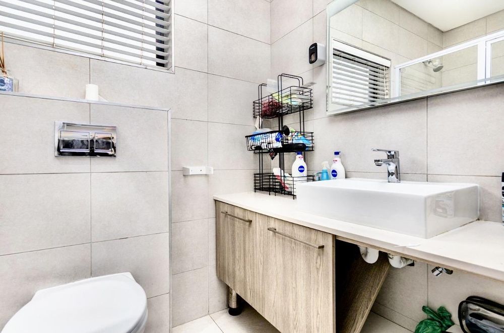 Main Bedroom Bathroom