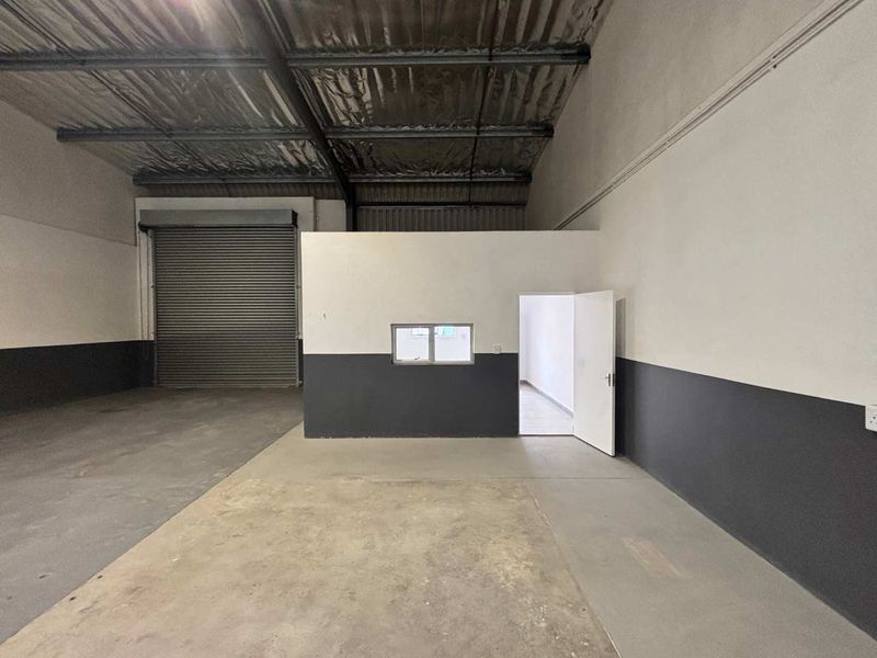 Spacious Industrial Unit with Roller Door Access - Photo 7