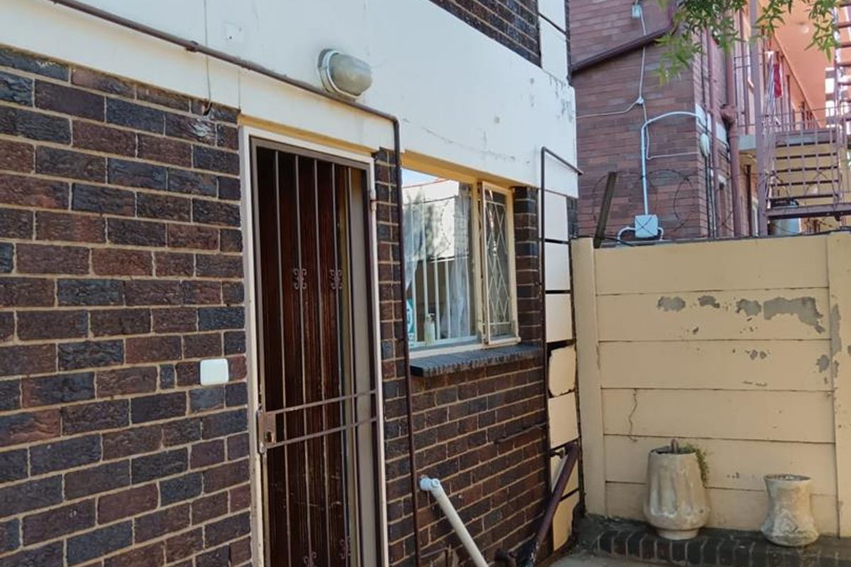 2 Bedroom Apartment for Sale in Croydon - Photo 3