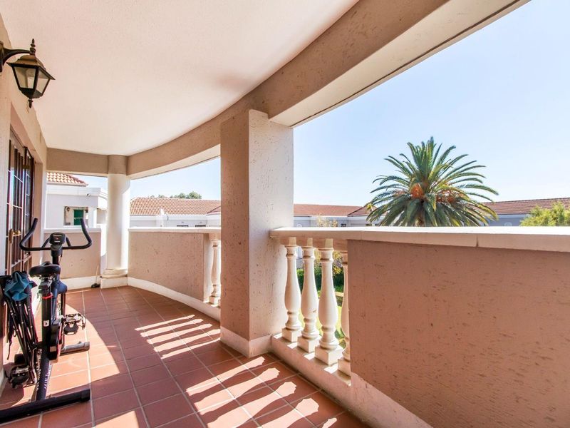 BRILLIANTLY PRICED 2 BED APARTMENT - Photo 6