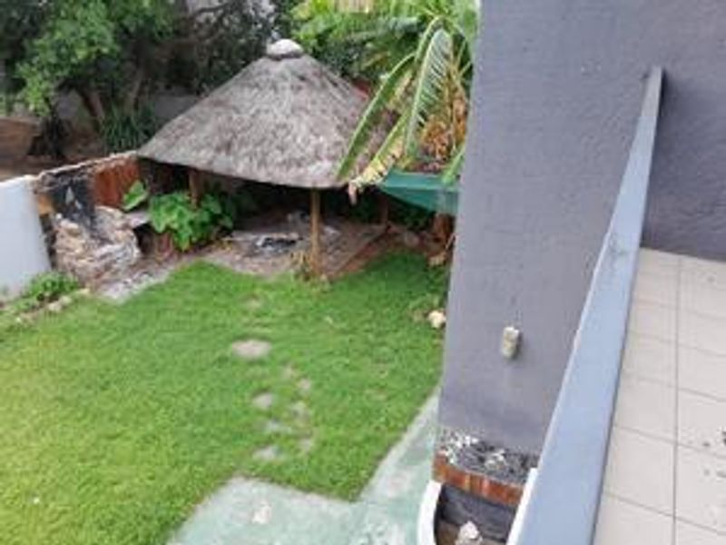 House to Rent - Photo 2