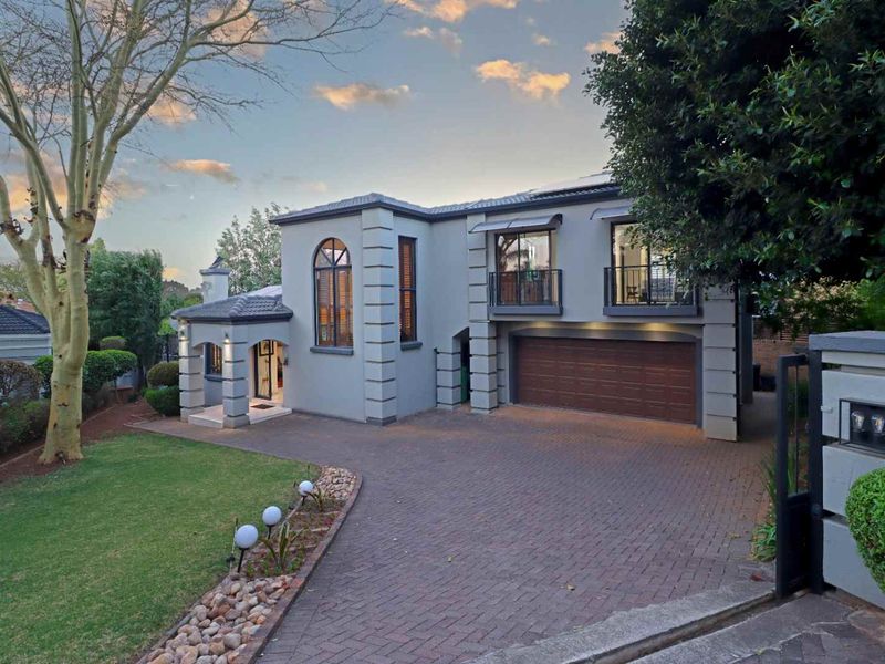 Exceptional 3 bedroom home in the sought after Featherbrook Estate. - Photo 2