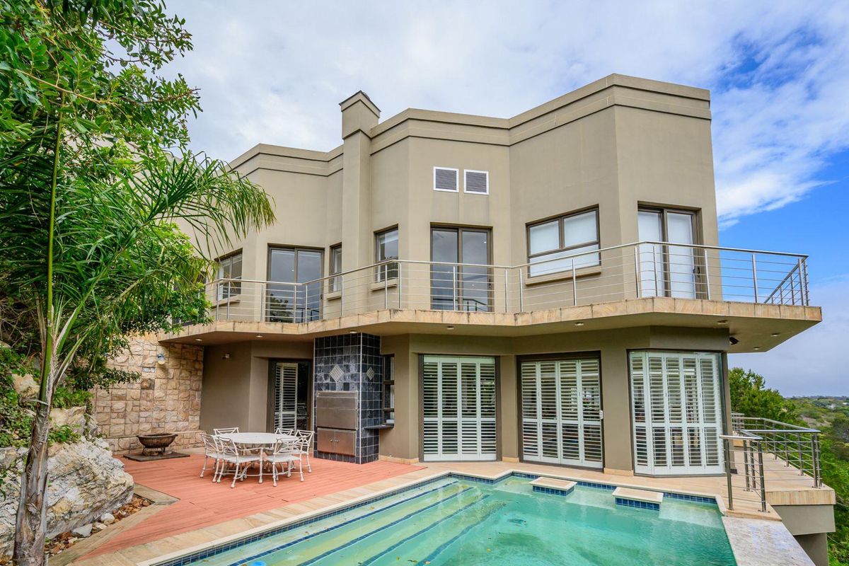 Stunning Upmarket Property in Mill Park with Breathtaking Views! - Photo 4