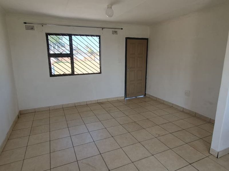 Welcome to this charming single-family home available for rent in the sought-after neighborhood of Brackenham. - Photo 5