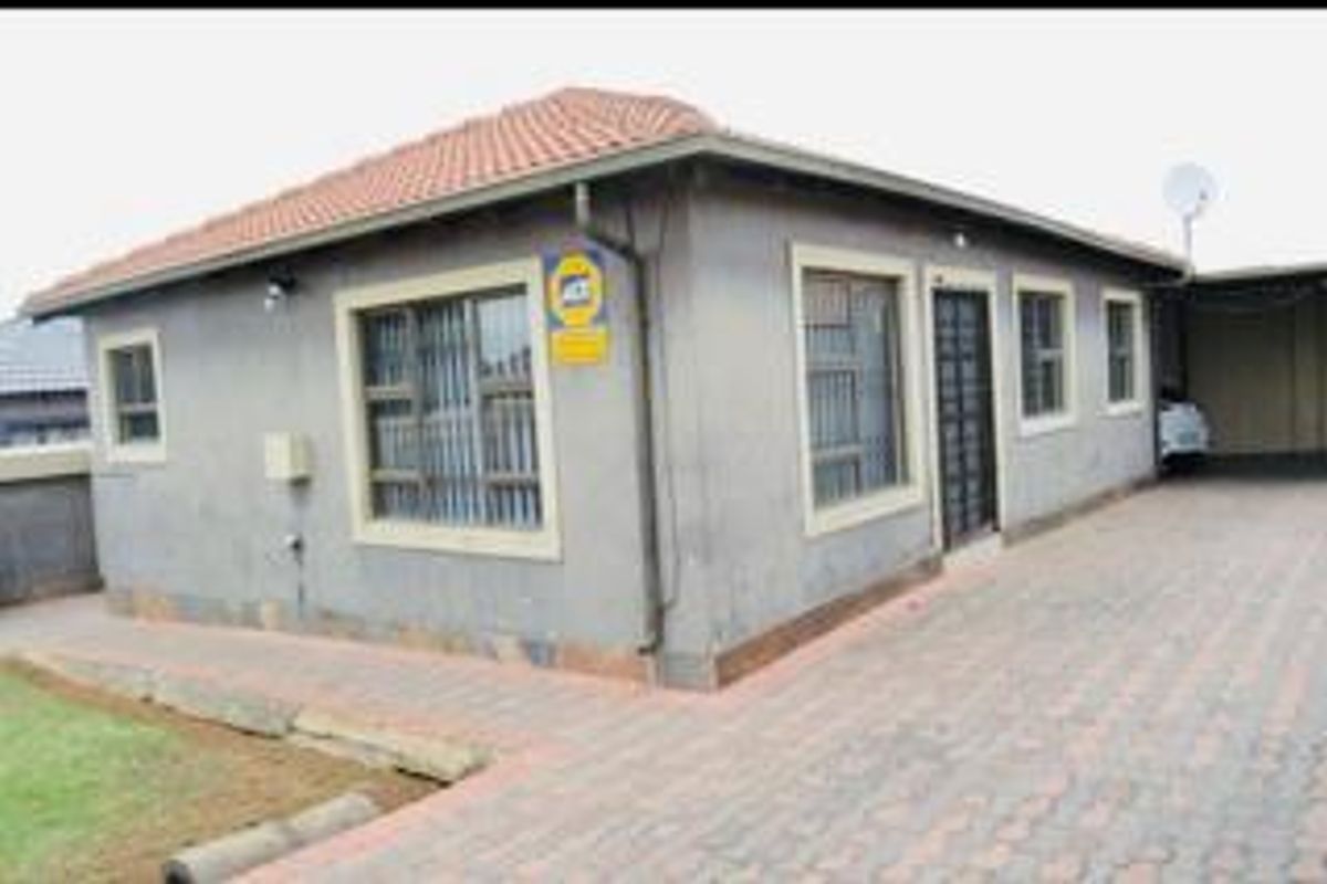 3 Bedroom House for sale in Alveda - Photo 2