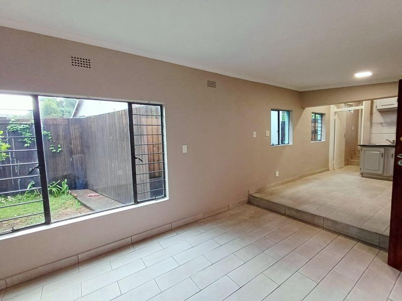Classic Charm Meets Modern Living – Renovated 1-Bedroom Victory Park Cottage - Photo 3