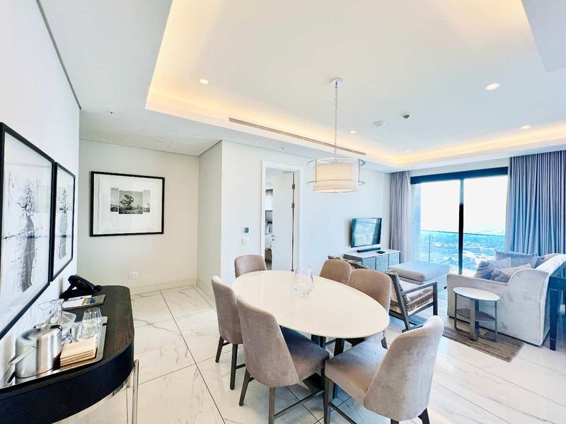 Experience Unrivaled Luxury: Fully Furnished 2-Bedroom Apartment at The Leonardo - Photo 9