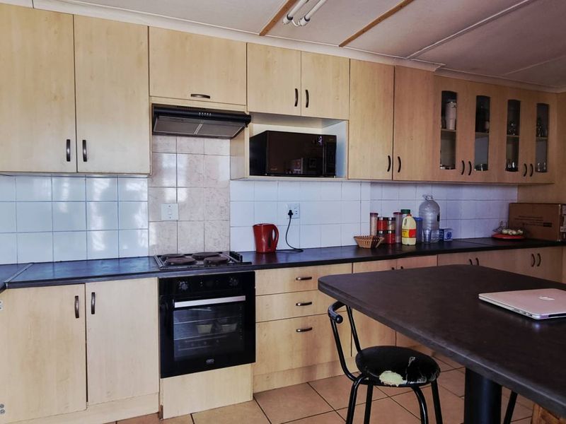 Wanaheda 3 bedroom house with flats - Photo 3