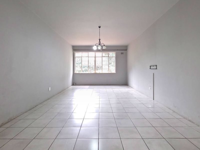 Ground floor 2 Bedroom Apartment with WFH space, Direct Access to Outside Patio and Communal gardens - Photo 5