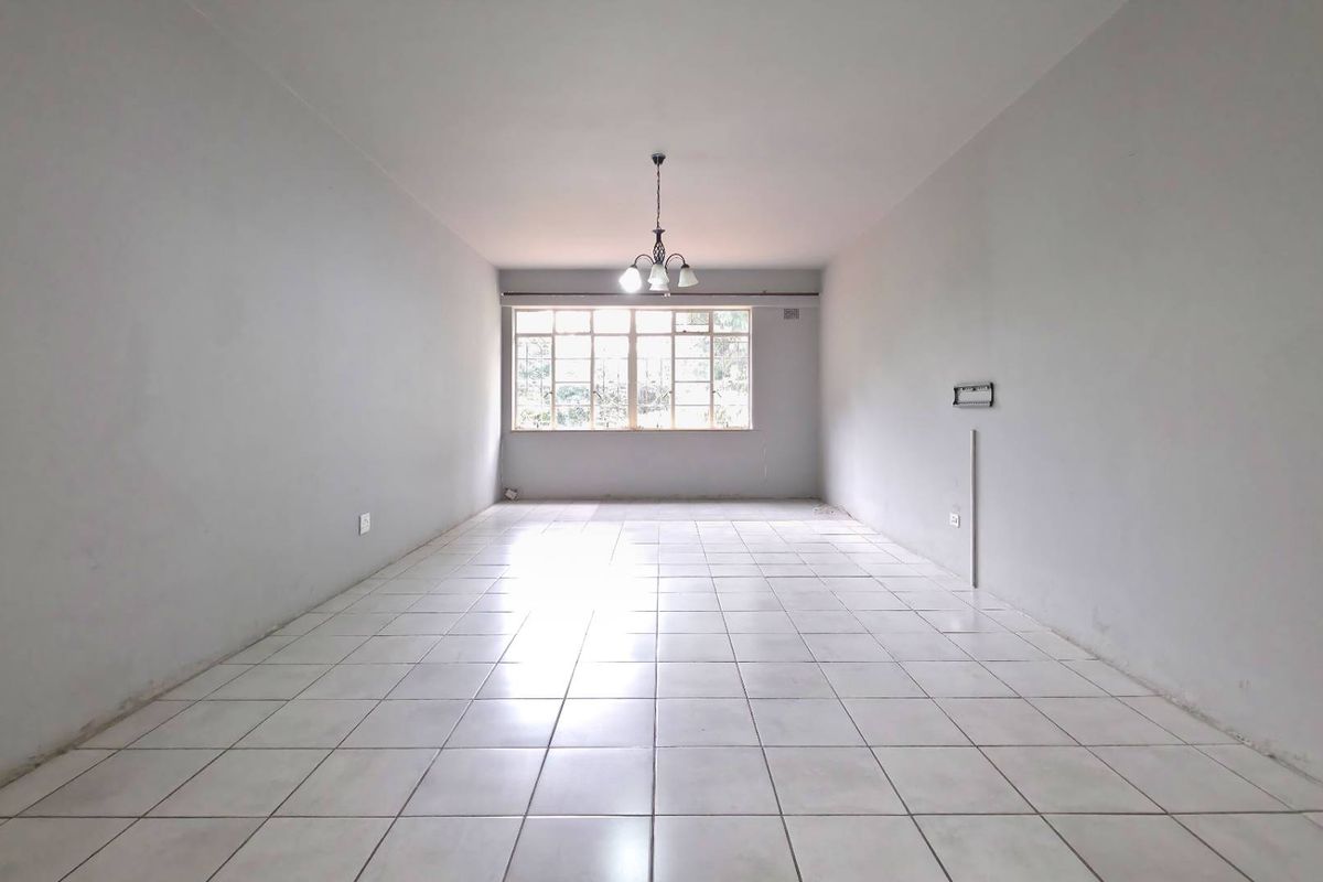 Ground floor 2 Bedroom Apartment with WFH space, Direct Access to Outside Patio and Communal gardens - Photo 5