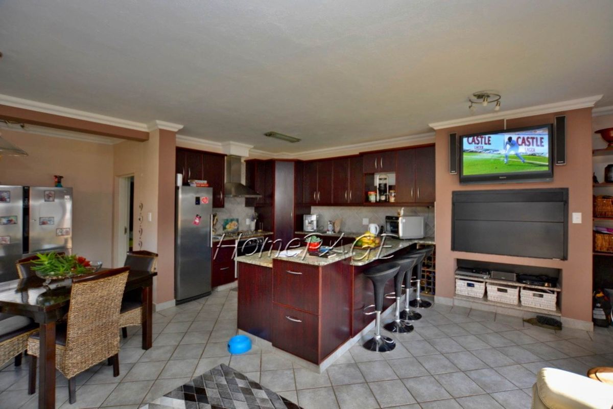 Dolphin Beach, Walvis Bay: Very neat duplex Townhouse is for Sale - Photo 2