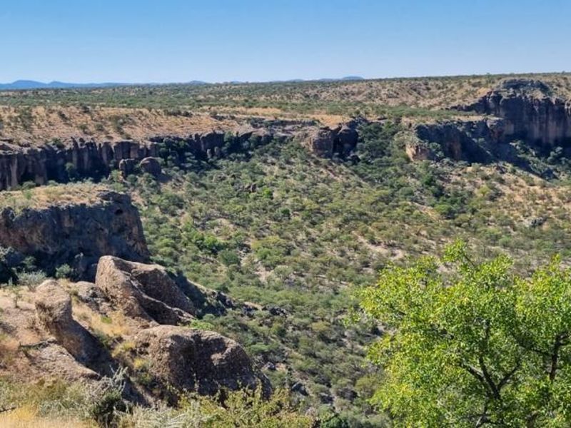 Escape to nature with this incredible 2500Ha farm — the perfect investment for a lodge. - Photo 9