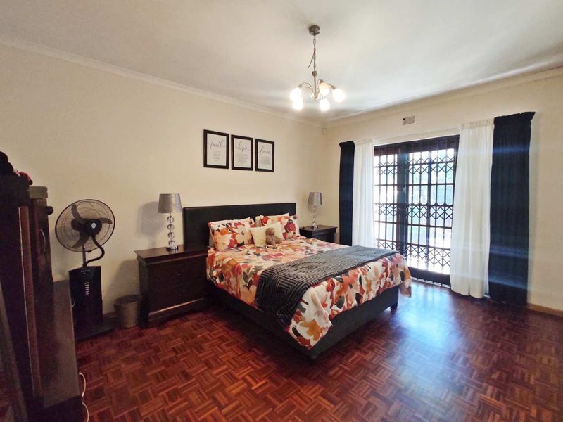 4-Bedroom Family Home in Malanshof - Photo 9