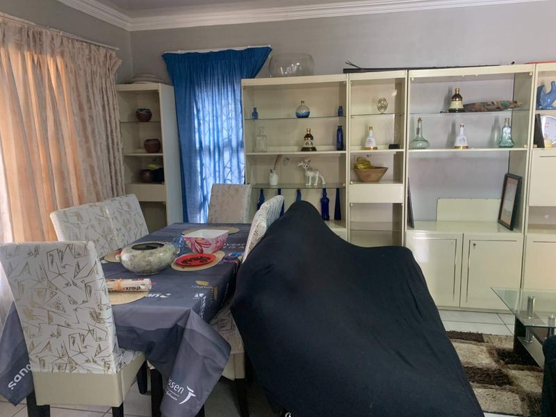 Perfect Blend: Comfort, Space & Location! - Photo 5