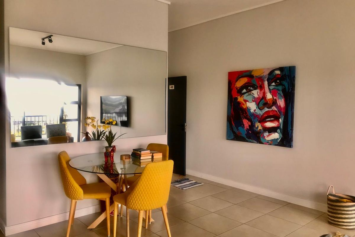 Fully Furnished 3 bed 2 bath executive townhouse - Photo 2