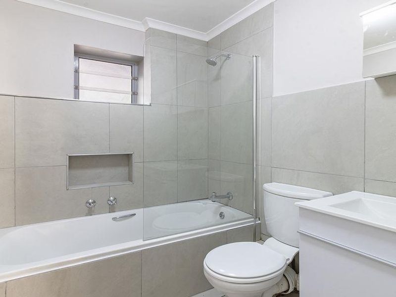 Newly Renovated One Bedroom Apartment In Pinelands - Photo 10