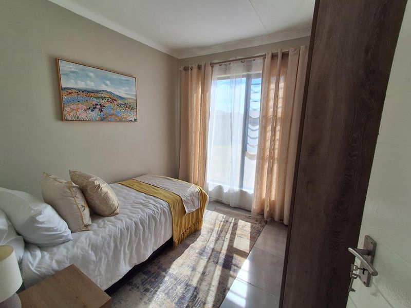 Affordable 3 Bedroom Full Title Home in Secure Complex - Photo 4