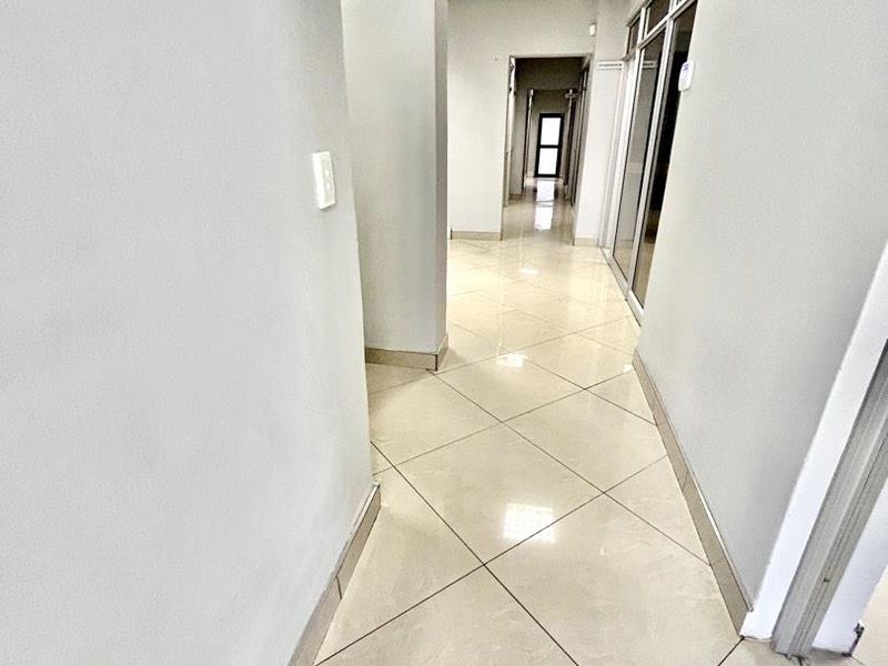 Windhoek West Offices: Prime Location, Endless Potential! - Photo 7