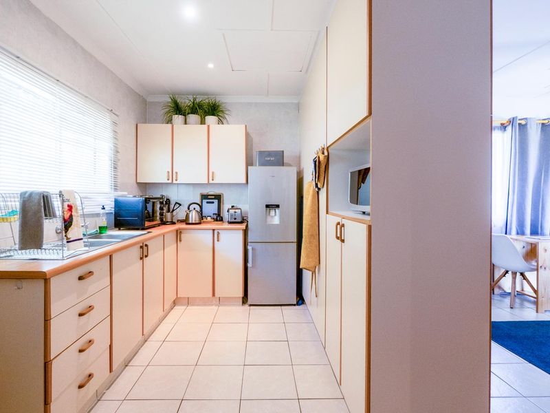 Family home with a flatlet - Photo 8